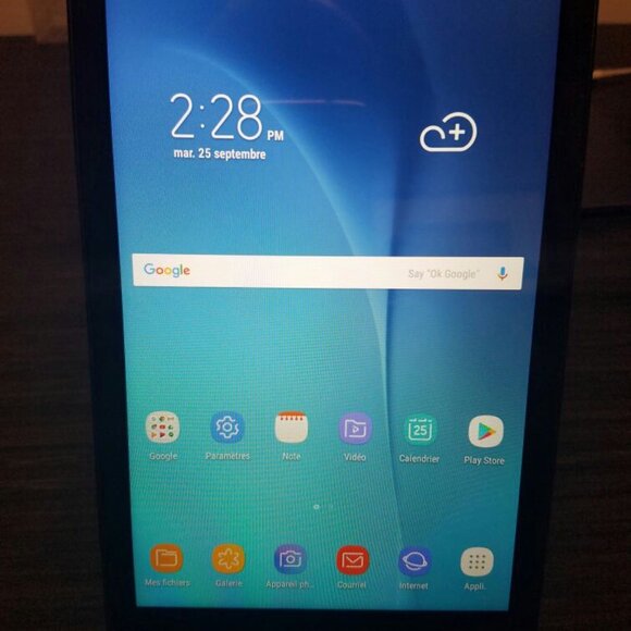 Samsung Galaxy TAB E  16GB,8"; WiFi+SIM Unlocked. Like new!!! - Picture 3 of 7